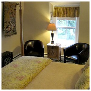 fed_yalerm2 Yale chairs and bed